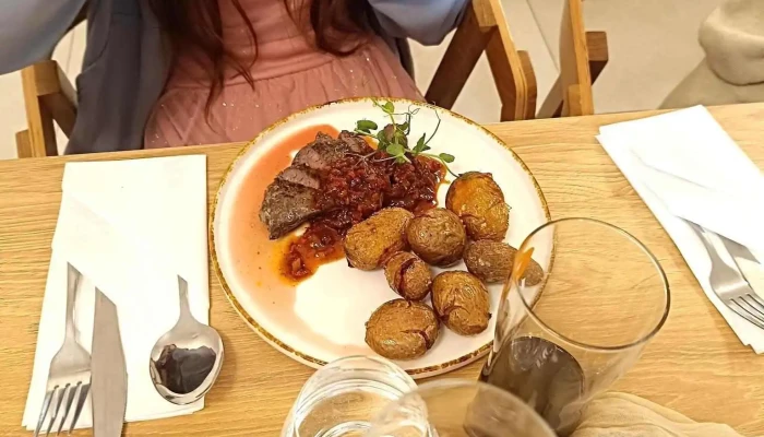 Restaurace Na Tvrzi -  Nejnovejsi - Nám. Komenského 162