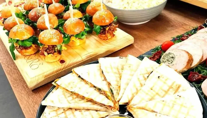 Restaurace Na Tvrzi -  Od Vlastnika - Nám. Komenského 162