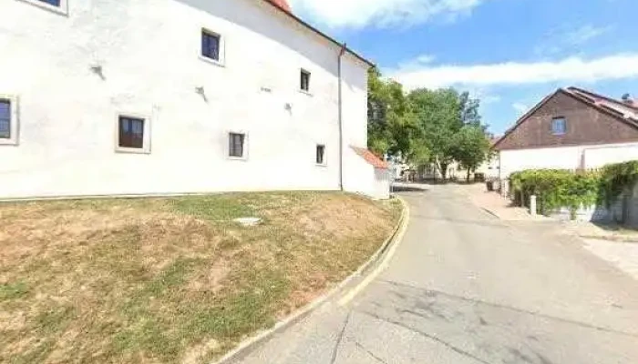 Restaurace Na Tvrzi -  Street View A 360deg - Nám. Komenského 162