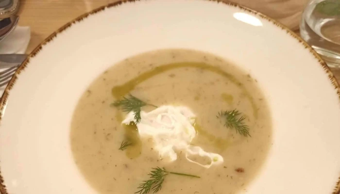 Restaurace Na Tvrzi -  Webova Stranka - Nám. Komenského 162