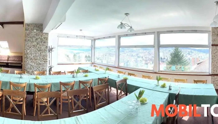Restaurace Na Vysluni Vzhled A Atmosfera - Na Výsluní 472