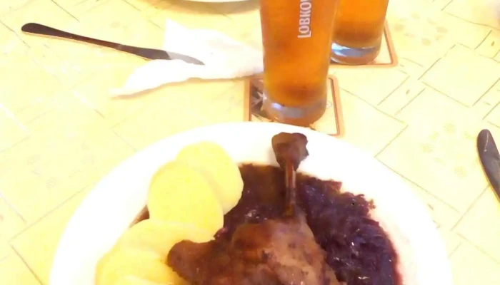 Restaurace Na Zamecke Jidlo A Piti - Kosova Hora