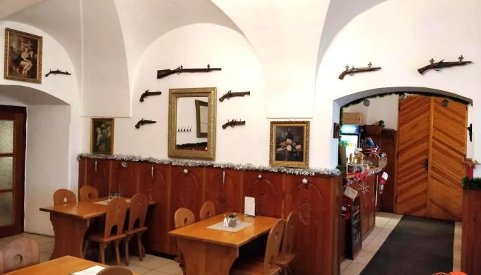 Restaurace Na Zámku - 783 72 Velký Týnec 1
