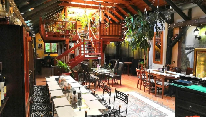 Restaurace Nika Atrium -  Od Hostu - Husova 1647/34