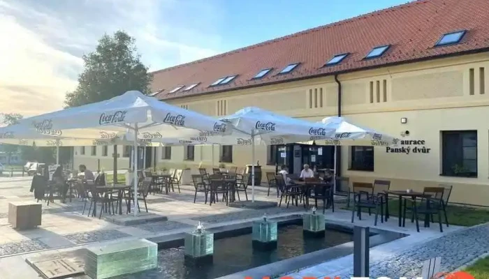 Restaurace Pansky Dvur Od Vlastnika - Panská 25