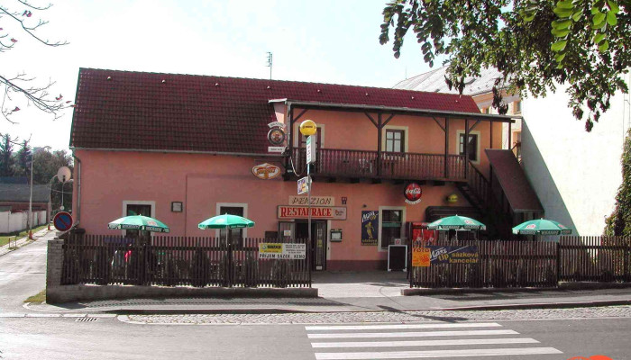 Restaurace Pansky Mlyn Od Vlastnika - Dukel. Hrdinů 65