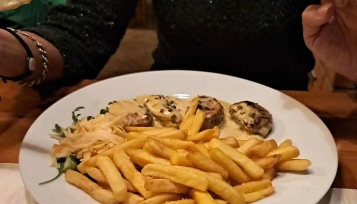 Restaurace Penzion Chlumec -  Instagram - Ústecká 55