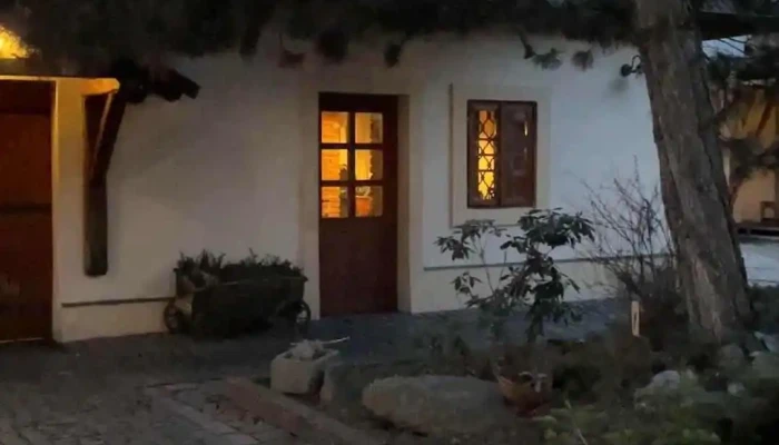Restaurace Penzion Ve Stoleti Exterier - Husovo Nám. 11