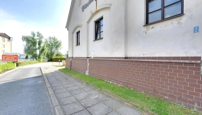 Restaurace Pivovarsky Dvur Chyne Sro Street View A 360deg - Chýně-hostivice