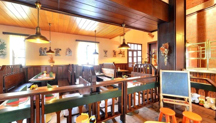 Restaurace Pivovarsky Dvur Chyne Sro Vzhled A Atmosfera - Chýně-hostivice