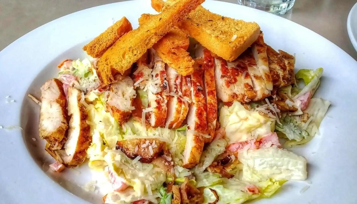Restaurace Pobuda -  Salat Caesar - Kokořín