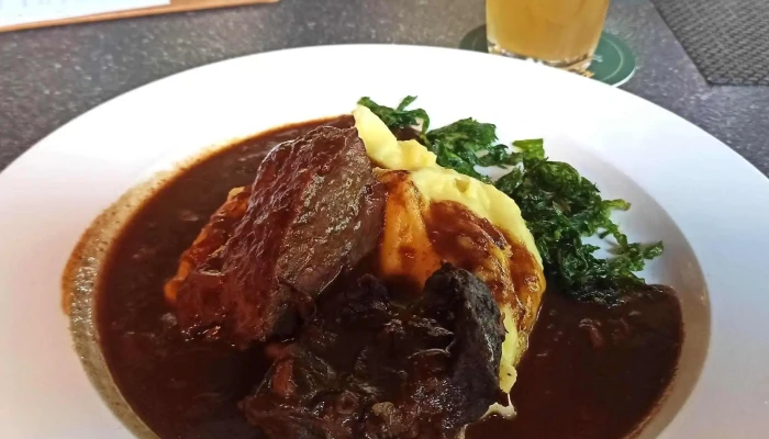 Restaurace Pod Ledem -  Otevřeno Nyni - Ringhofferova 336