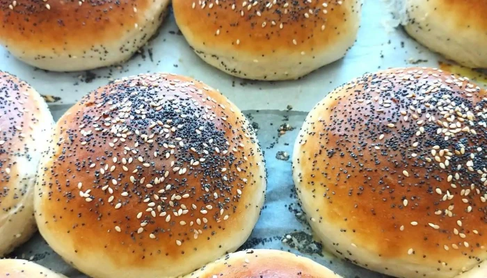 Restaurace Pod Skalou Jidlo A Piti - Komenského 1010