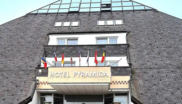 Restaurace Pyramida Františkovy Lázně - 01 Františkovy Lázně