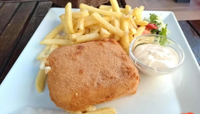 Restaurace Radnice -  Jidlo A Piti - Křížová 24/2