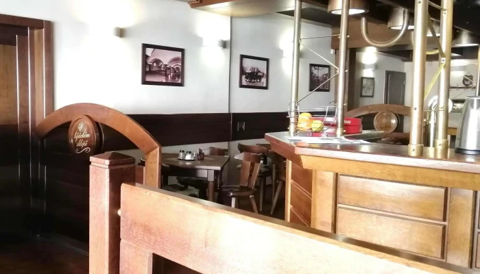 Restaurace Radnice -  Oteviraci Doba - Křížová 24/2