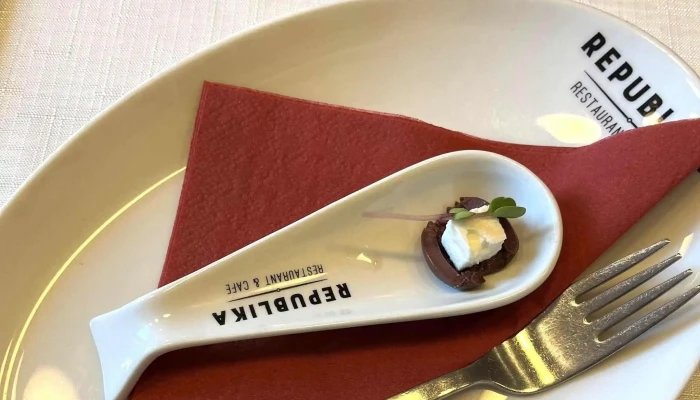 Restaurace Republika -  Recenze - 28. Října 1078