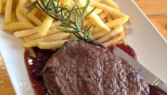 Restaurace Rozvoj -  Jidlo A Piti - Jičínská 1073