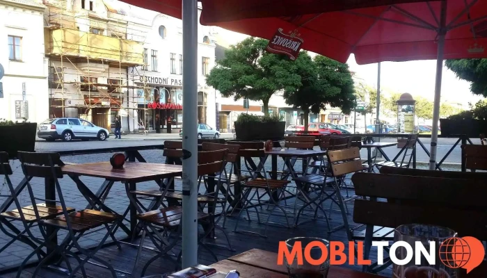 Restaurace Salanda Rakovnik Vzhled A Atmosfera - Husovo Nám. 53