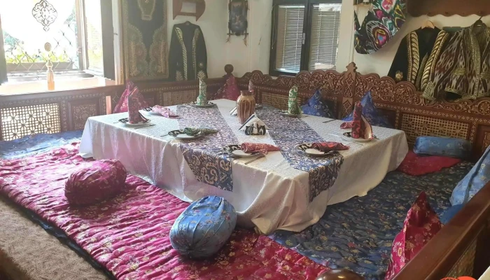 Restaurace Samarkand -  Vzhled A Atmosfera - Strašnice
