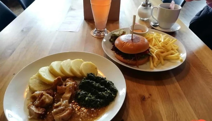 Restaurace Sokolovna -  Hranolky - Dobříšská 52