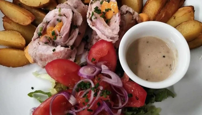 Restaurace Sokolovna -  Jidlo A Piti - Dobříšská 52
