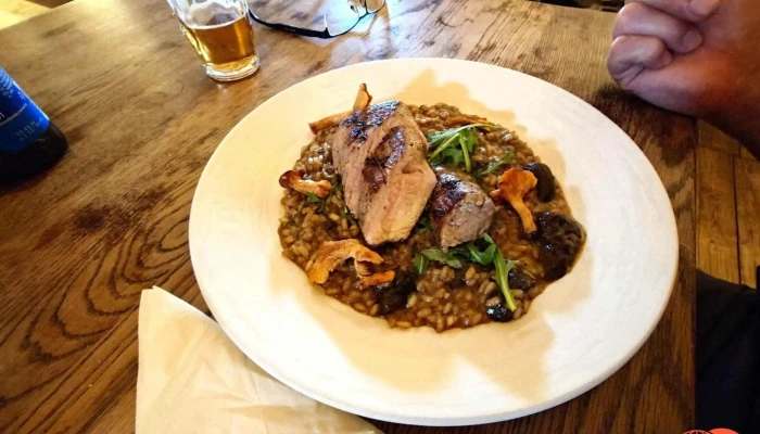 Restaurace Spejchar Jidlo A Piti - Struhařov-benešov U Prahy