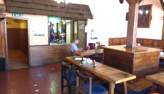 Restaurace Stara Brana Vzhled A Atmosfera - Starobranská 1