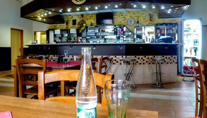 Restaurace Tama -  Vzhled A Atmosfera - 1. Máje 142