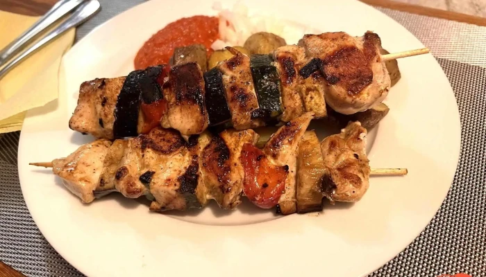 Restaurace Tara -  Jidlo A Piti - Dolní Jirčany