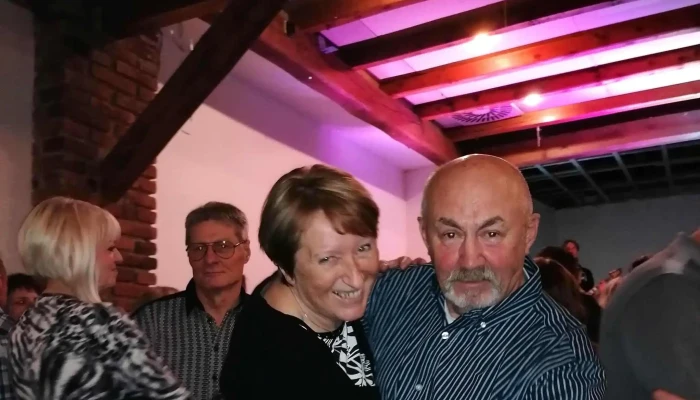 Restaurace U Becvaru Bustehrad Fotky - Žižkova 218/3