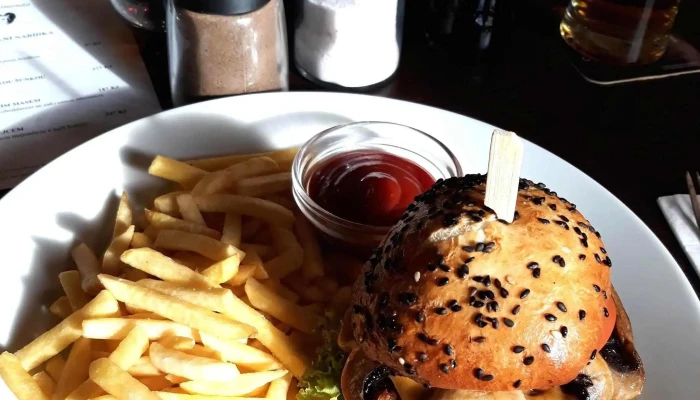 Restaurace U Belmonda -  Otevřeno Nyni - Pražská 15