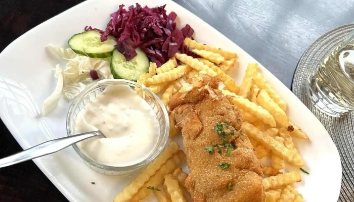 Restaurace U Berusky Jidlo A Piti - Nám. Nár. Povst. 19