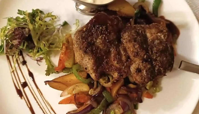 Restaurace U Blanickych Rytiru Konfitovana Kacica - Zámek 1