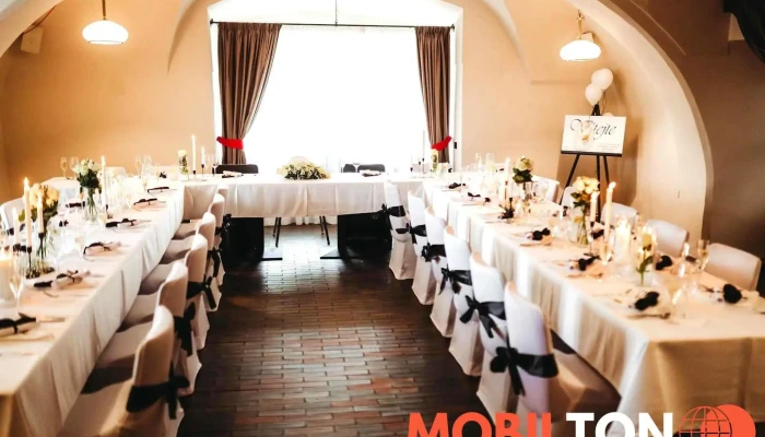 Restaurace U Blanickych Rytiru Vzhled A Atmosfera - Zámek 1