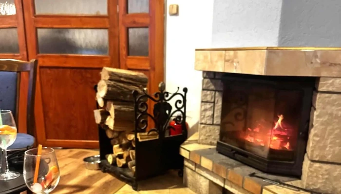 Restaurace U Buku -  Telefon - Na Vyhaslém 821 272 01