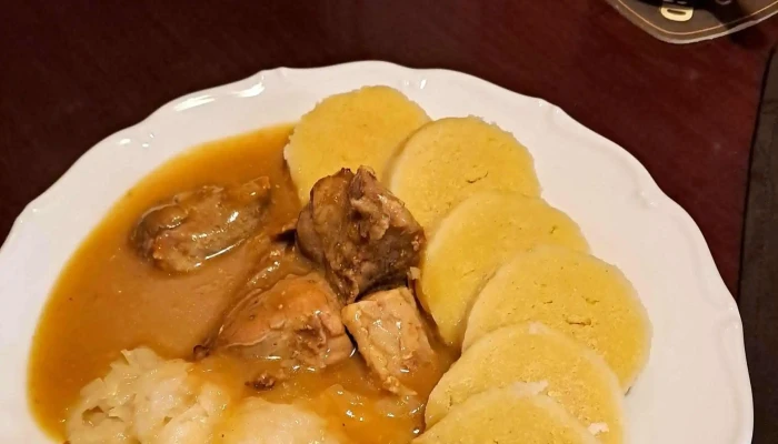 Restaurace U Cervenych Oteviraci Doba - Vávrova 286