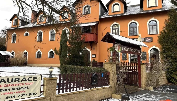 Restaurace U Cervenych Vrat Penzion Chudolazy U Cervenych Vrat - Medonosy-liběchov