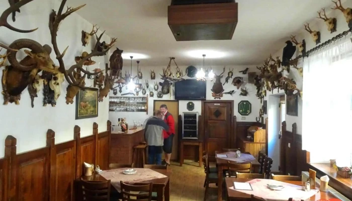 Restaurace U Huberta -  Vzhled A Atmosfera - Dr. E. Beneše 27