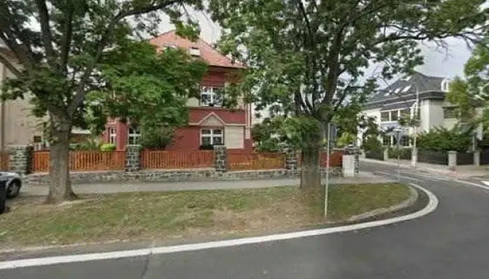 Restaurace U Hulu Street View A 360deg - Čsl. Armády 1546