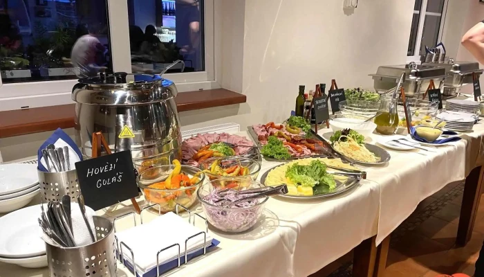 Restaurace U Klimesu Jidlo A Piti - Vestec-jesenice U Prahy
