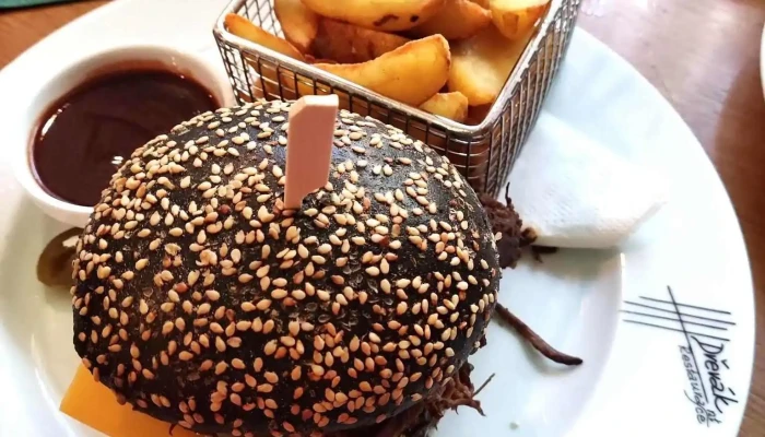 Restaurace U Kotheru Drevak Hamburger - Mládežnická 2086