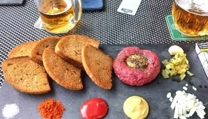 Restaurace U Kuklu Jidlo A Piti - Náměstí Mudr. J. Svobody 32