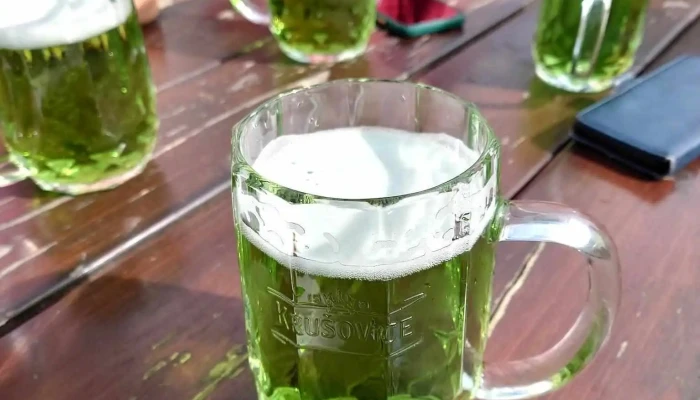 Restaurace U Nadrazi Jidlo A Piti - Luka Pod Medníkem