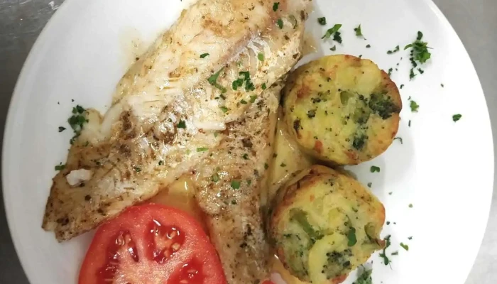 Restaurace U Nadrazi Jidlo A Piti - P. Bezruče 744/8 288 02