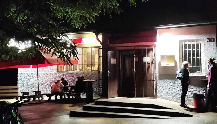 Restaurace U Nadrazi Restaurace - Luka Pod Medníkem