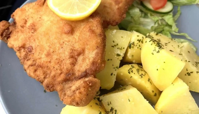 Restaurace U Sokola -  Jidlo A Piti - Tyršovo Nám. 27