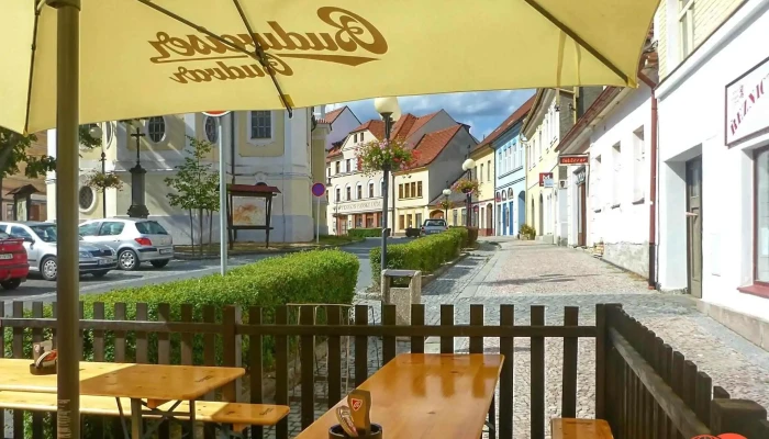Restaurace U Vaclava Vzhled A Atmosfera - Náměstí 12