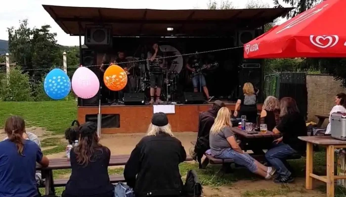 Restaurace U Vorisku Vzhled A Atmosfera - Praha 5