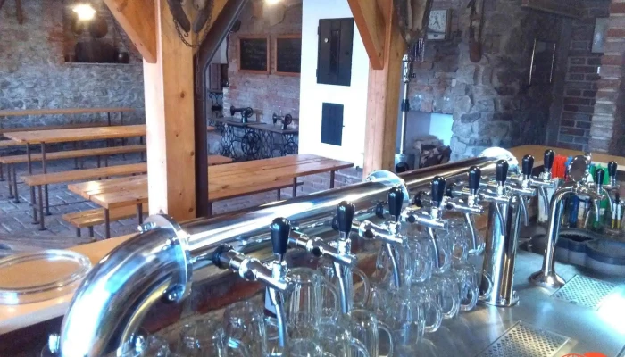 Restaurace U Zimu Vzhled A Atmosfera - Husova 7